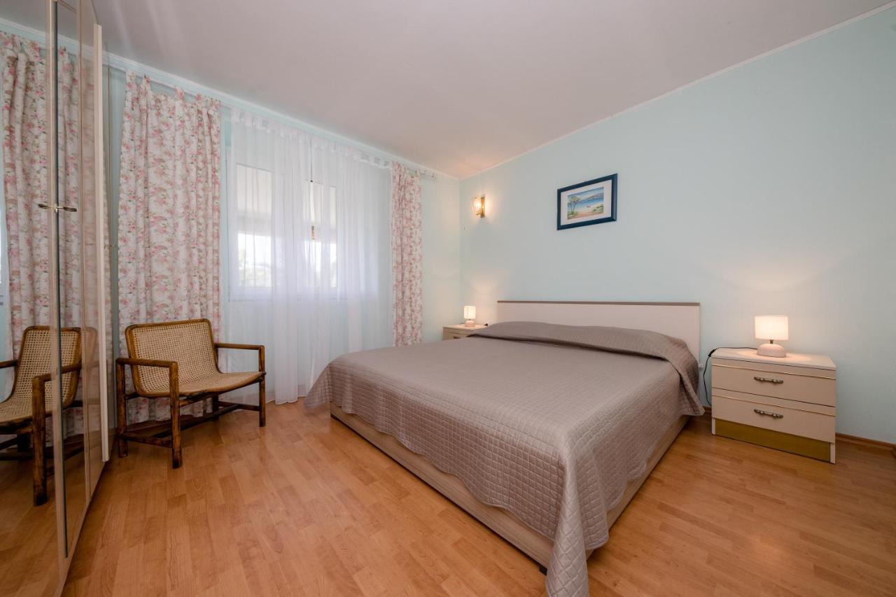 Apartments Davorka Kampor Luaran gambar